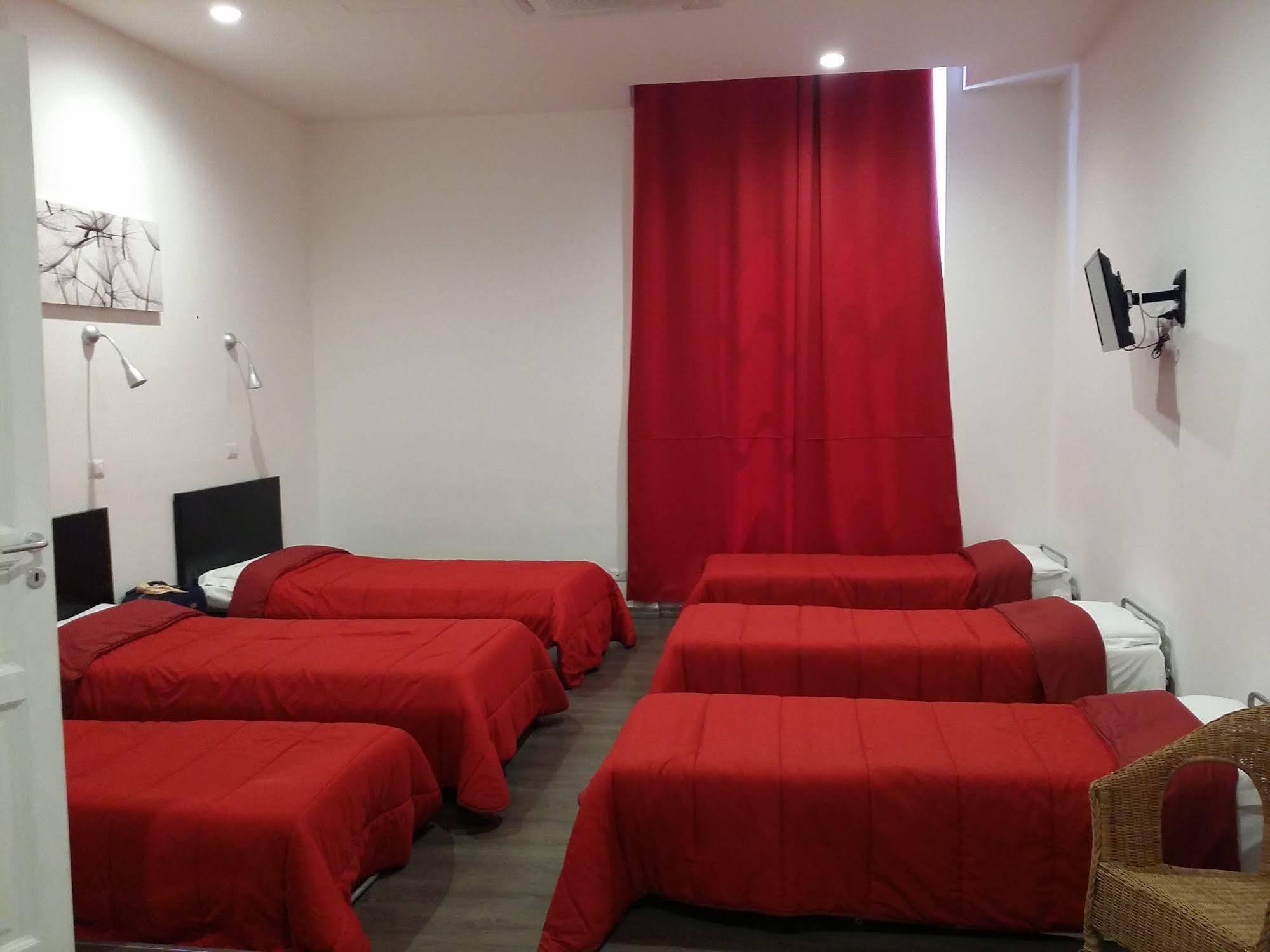 Отель The Roma House Экстерьер фото
