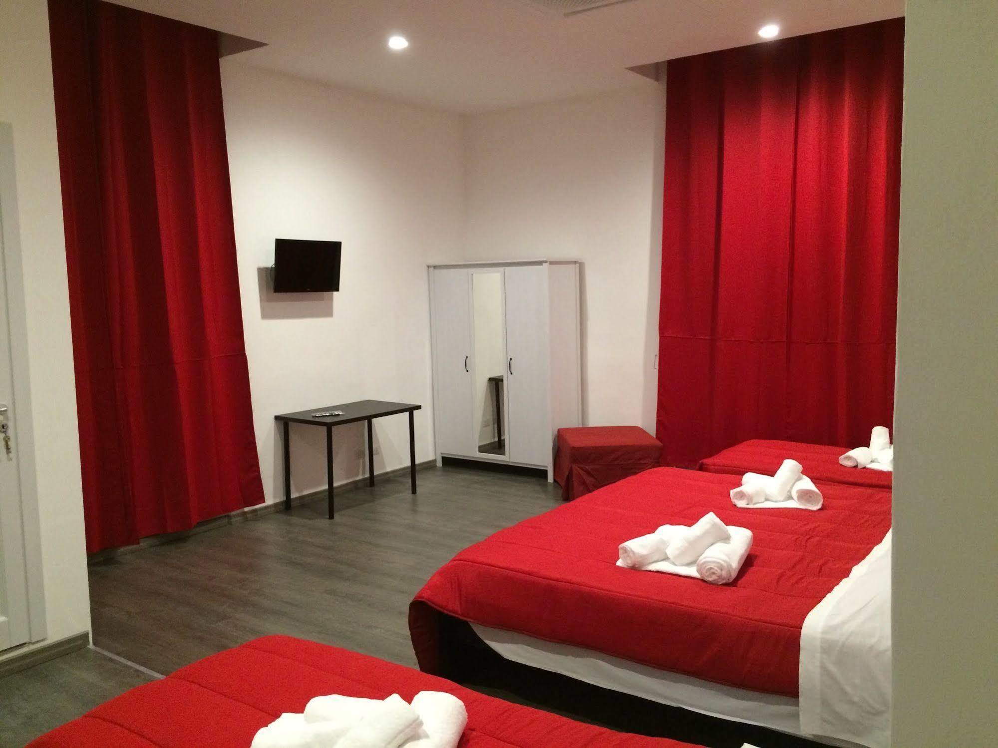Отель The Roma House Экстерьер фото